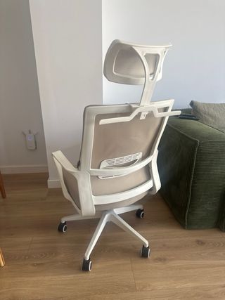 Silla de oficina Slkum Beige y Blanca