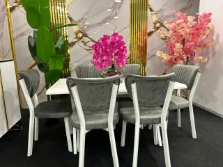 Juego de comedor gris y blanco