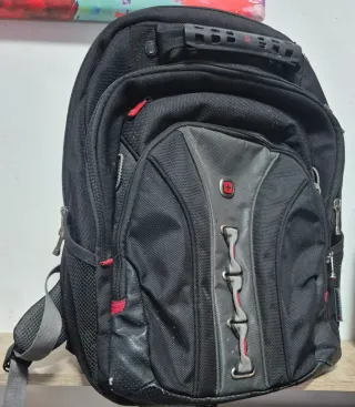 Mochila Wenger Legacy Negra y Gris