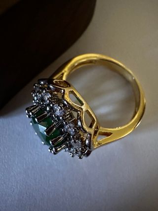 Anello retro oro con pietra verde