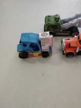 3 Camiones de Juguete Hotwheels