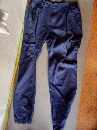 Pantalones de trabajo grises y azules