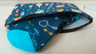 Pack Regalo: Neceser y Calcetines Ciencias