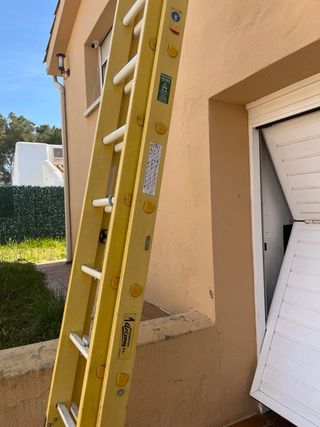 Escalera Fibra 16 Peldaños