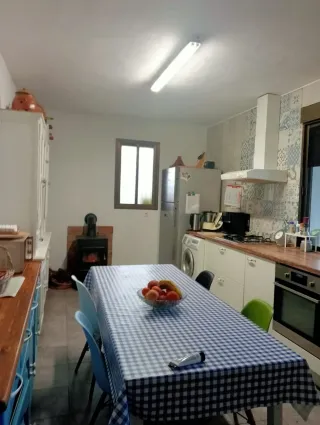 CHALET CON PARCELA AFUERAS BADAJOZ URB.EL MANANTÍO