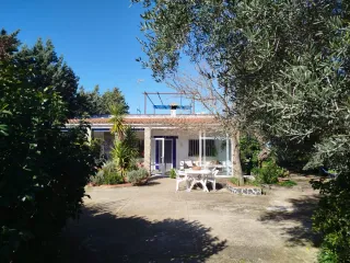 CHALET CON PARCELA AFUERAS BADAJOZ URB.EL MANANTÍO