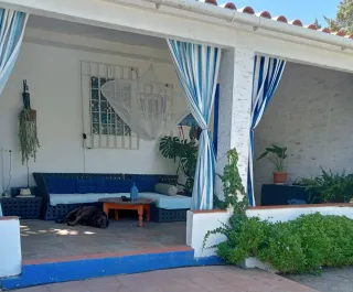 CHALET CON PARCELA AFUERAS BADAJOZ URB.EL MANANTÍO