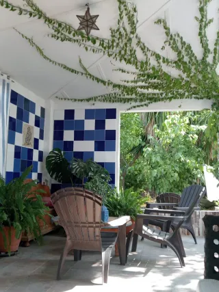 CHALET CON PARCELA AFUERAS BADAJOZ URB.EL MANANTÍO