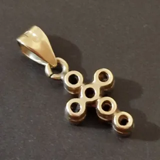 Pendente in oro 18k con  piccoli diamanti