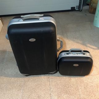 Maleta grande y neceser rígidos Dustin