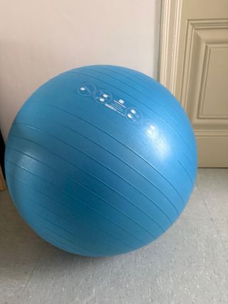 Pelota de ejercicio azul grande
