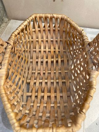 Cesta mimbre pequeña con asa