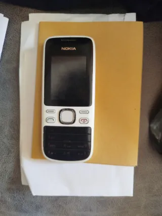 Nokia Movistar Blanco y Negro