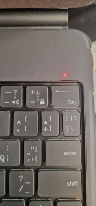 Funda Teclado Magnética iPad Flotante