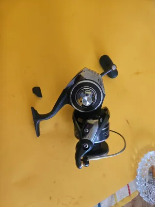 Daiwa BG MQ 8000 - Nuevo, pata rota