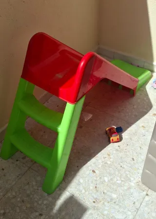 Lote casa de juegos y tobogán