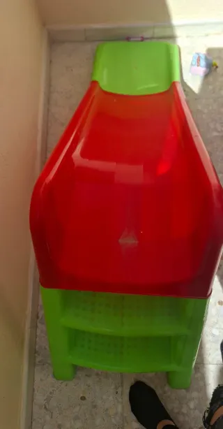 Lote casa de juegos y tobogán