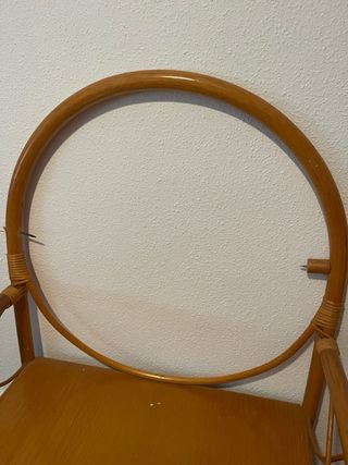 Tocador antiguo de ratán y madera