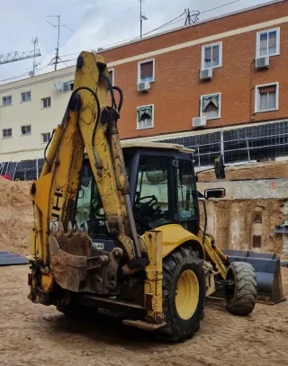 Retroexcavadora New Holland NH95