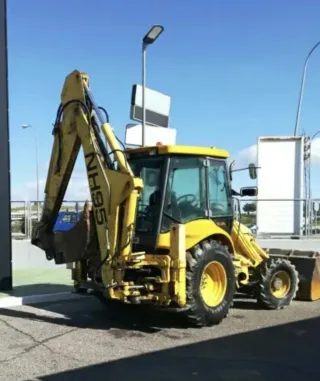 Retroexcavadora New Holland NH95