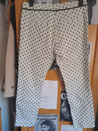Pantalones Stradivarius estampado S