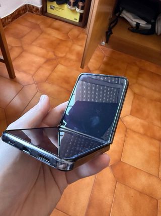 Samsung Galaxy Z Flip 4