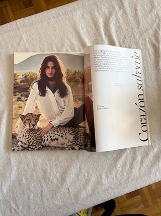Vogue España Octubre 2017 – Dakota Johnson portada