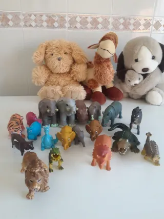 Lote de muñecos de animales