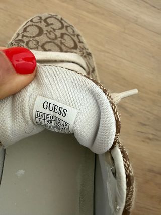 Zapatos Guess Talla 38 Beige/Marrón