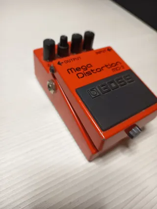 BOSS MD-2 Mega Distortion Pedal