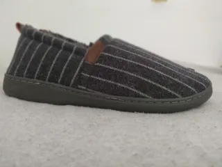 Zapatillas super elegantes y calentitas  para casa