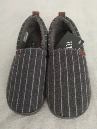 Zapatillas super elegantes y calentitas  para casa