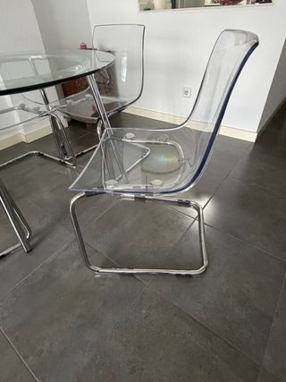 Mesa redonda cristal y 4 sillas