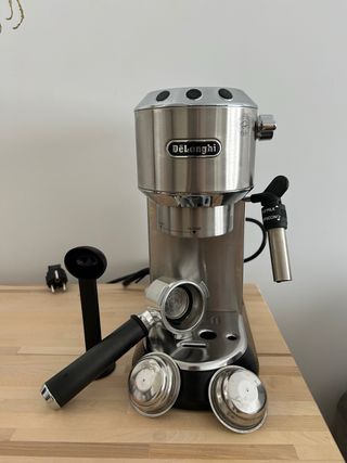 Cafetera Espresso DeLonghi Dedica Style