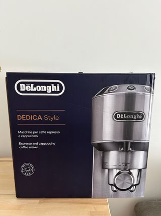 Cafetera Espresso DeLonghi Dedica Style