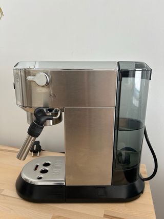 Cafetera Espresso DeLonghi Dedica Style