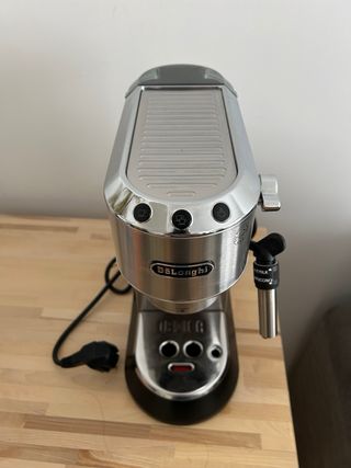 Cafetera Espresso DeLonghi Dedica Style