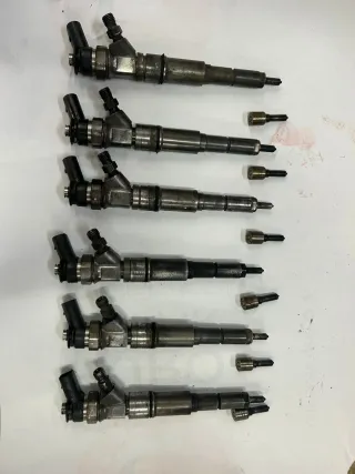 Inyectores BMW 530d  y turbo 3073