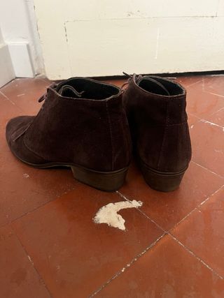 Botines de ante marrones