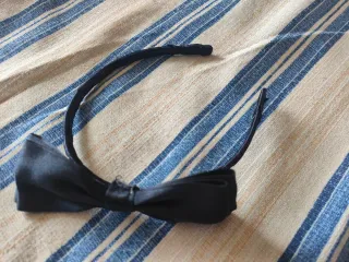 Diadema con lazos y flores