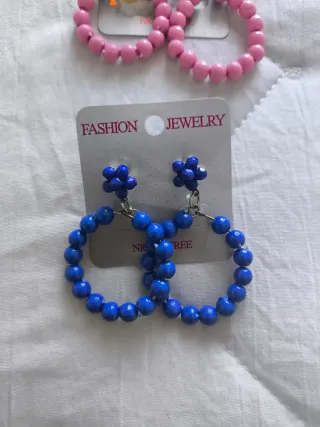 Pendientes de aro pequeño con bolitas