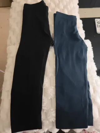 2 Leggings Talla 10 Negro y Talla 8 Azul Kiabi