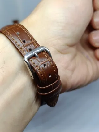 Reloj Orient Quartz estilo Tank