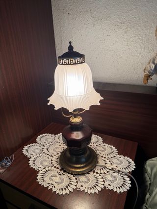 Lampade da tavolo antiche in vetro e metallo