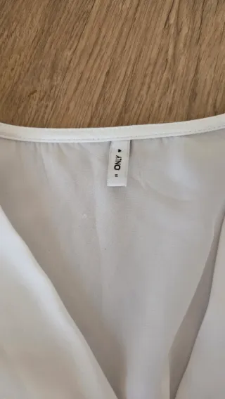 Blusa Only Blanca Manga Larga