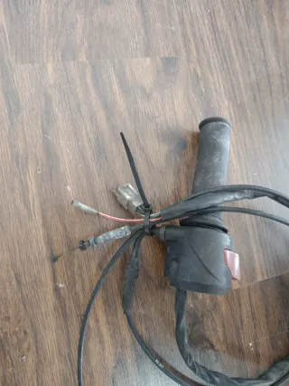 Puño Acelerador y Mando Completo Moto