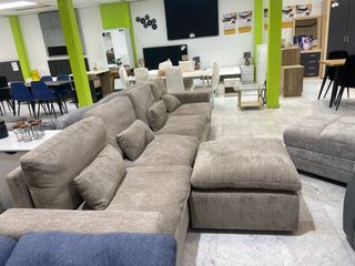 Sofá beige modular 4 plazas + puff