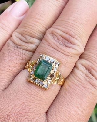 Anillo vintage esmeralda con diamantes