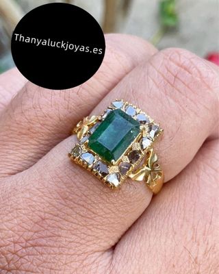 Anillo vintage esmeralda con diamantes
