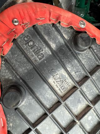 Asiento trasero Aprilia RS50 Culo Avispa